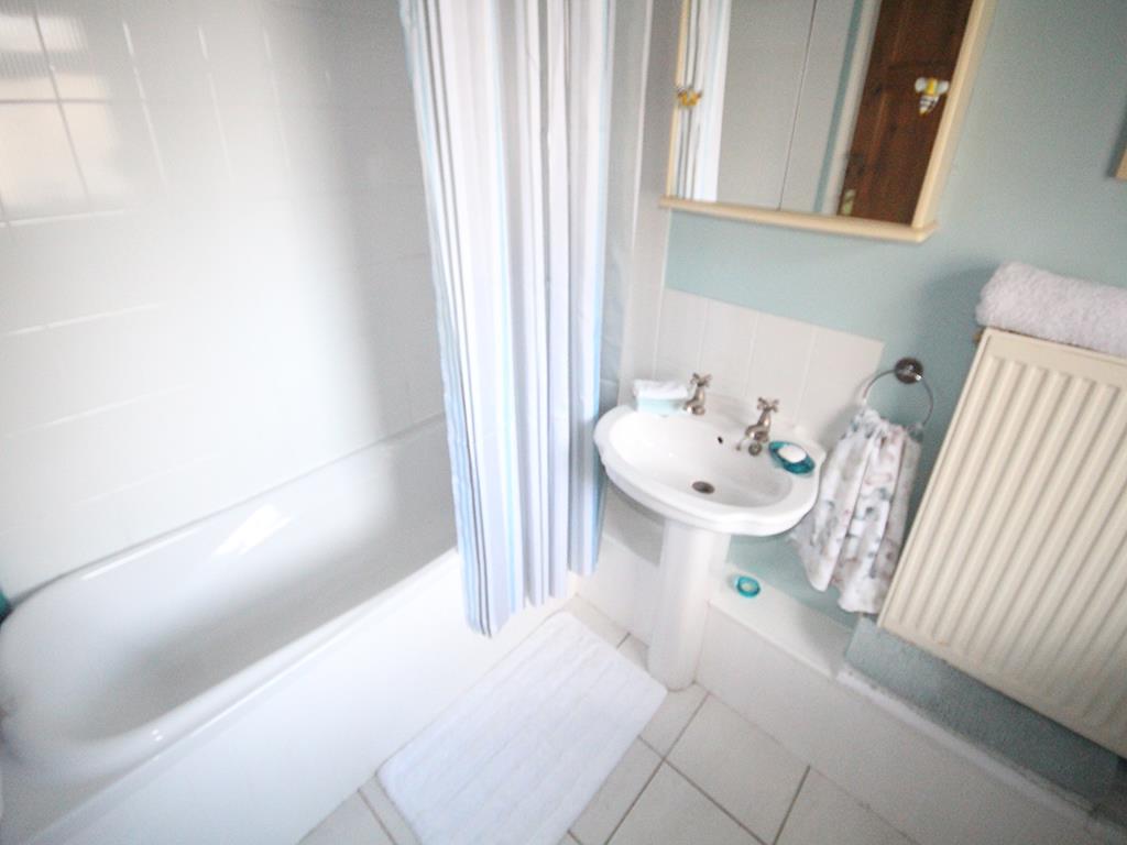3 bedroom end terrace house For Sale in Barnoldswick - IMG_2056.jpg
